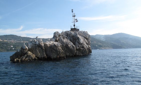 SORRENTO. PESCA DI FRODO A PUNTA CAMPANELLA, 2 NEI GUAI