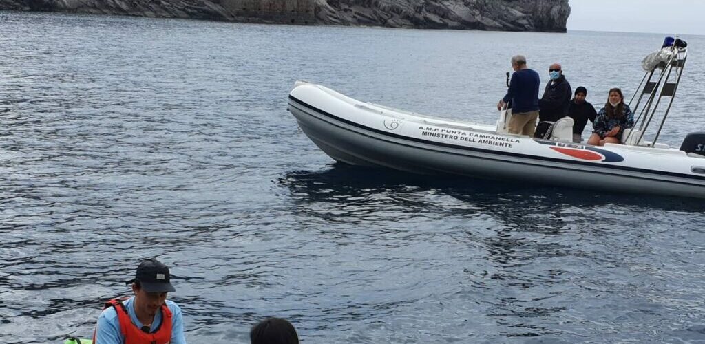 MARINA DI SEIANO: RUBATO E RITROVATO SPOGLIO DI TUTTO IL GOMMONE DELL’AREA MARINA PROTETTA