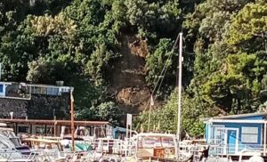 MASSA LUBRENSE: FRANA A MARINA DELLA LOBRA, LOCALITA’ FONTANELLE E VIA NASTRO D’ORO CON CHIUSURA STRADA