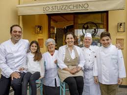 MASSA LUBRENSE: “TRE GAMBERI” AL RISTORANTE LO STUCCHINO DALLA GUIDA RISTORANTI D’ITALIA DEL GAMBERO ROSSO