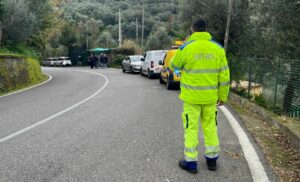 SORRENTO: SOPRALLUOGO PRELIMINARE PER LA DEMOLIZIONE PER IL VAS ABUSIVO SALVATORE CACCAVIELLO. MICHELANGELO SCANNAPIECO RINVIA LA MANIFESTAZIONE DI PROTESTA. MORS TUA VITA MEA