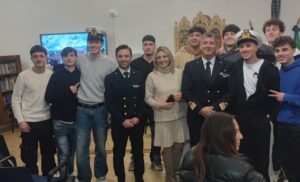 CASTELLAMMARE DI STABIA: LA GUARDIA COSTIERA IN CLASSE CON GLI ALLIEVI DEL LICEO CLASSICO PLINIO SENIORE