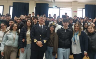 CASTELLAMMARE DI STABIA: LA GUARDIA COSTIERA TRA I RAGAZZI DELL’ISTITUTO TECNICO STATALE LUIGI STURZO